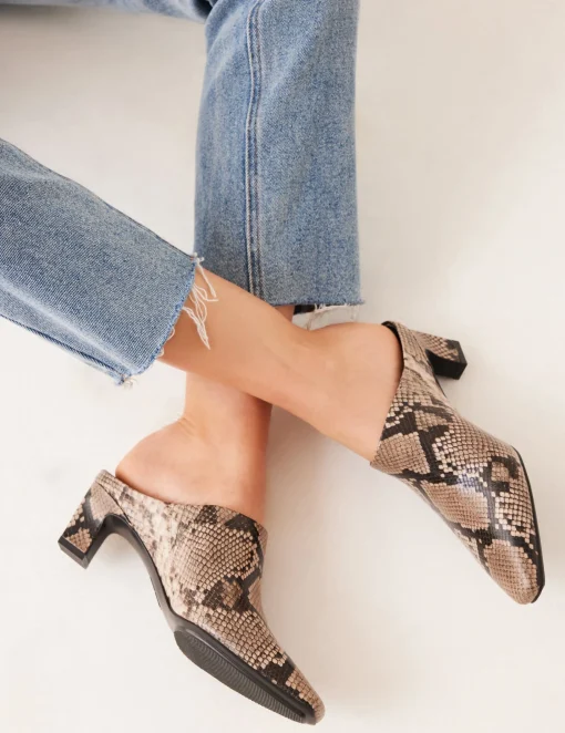 Fashion Anne Klein Sarafena Dress Mule Nat Snake